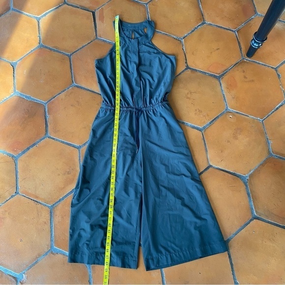 Athleta Mercer Gray Romper Jumpsuit Wide Leg Quick Drying Pockets Size 2 - Picture 13 of 15